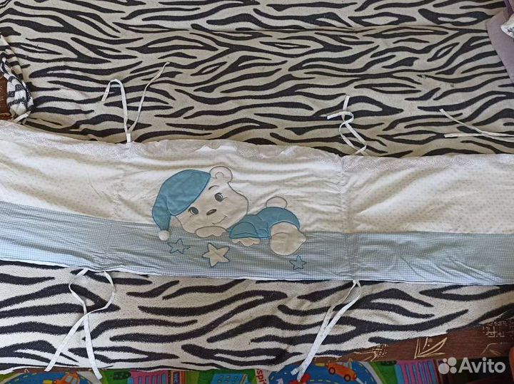 Бортик в кроватку