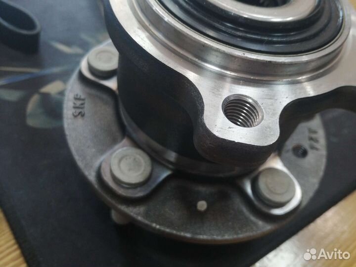 Ступица с подшипником задняя Ford Kuga