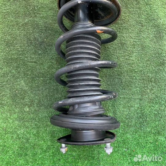 Стойка передняя левая Suzuki Escudo/ Grand Vitara