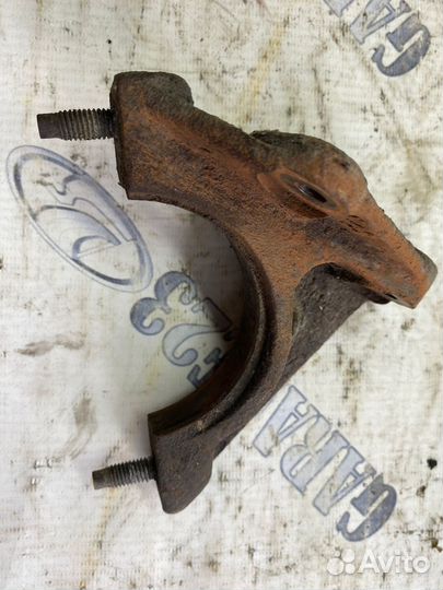 Кронштейн полуоси Ford Fusion