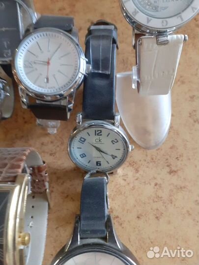 Часы модные