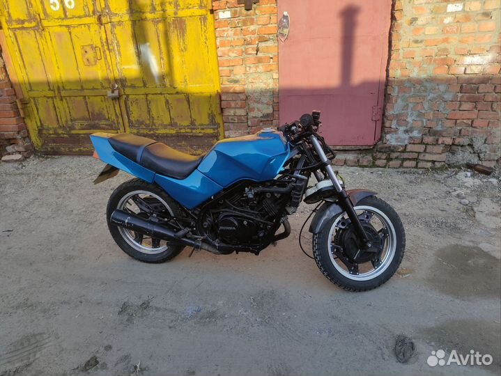 Продам honda vt250f