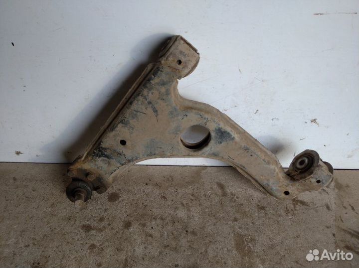 Рычаг передний левый Opel Astra G 1998-2004
