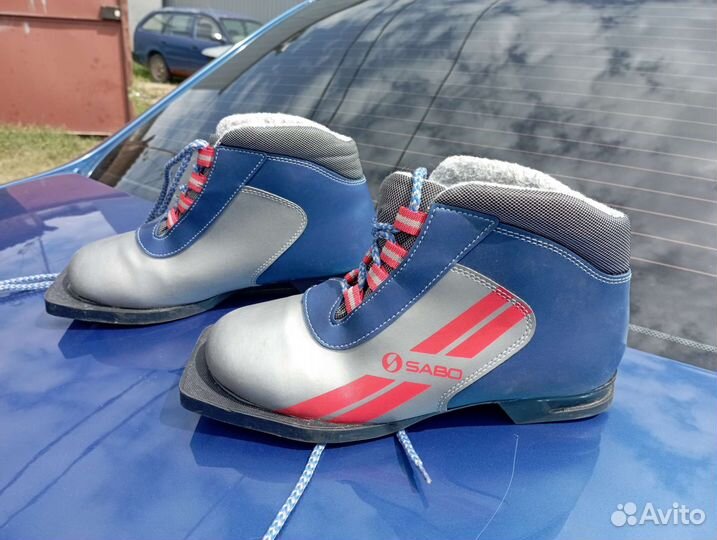 Лыжные ботинки
