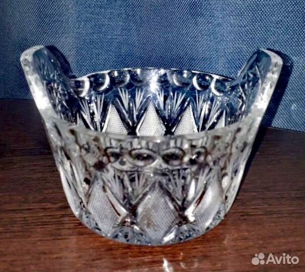 Хрустальная вазочка