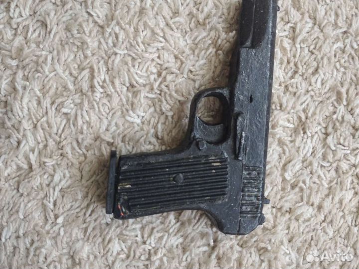 Детский деревянный пистолет