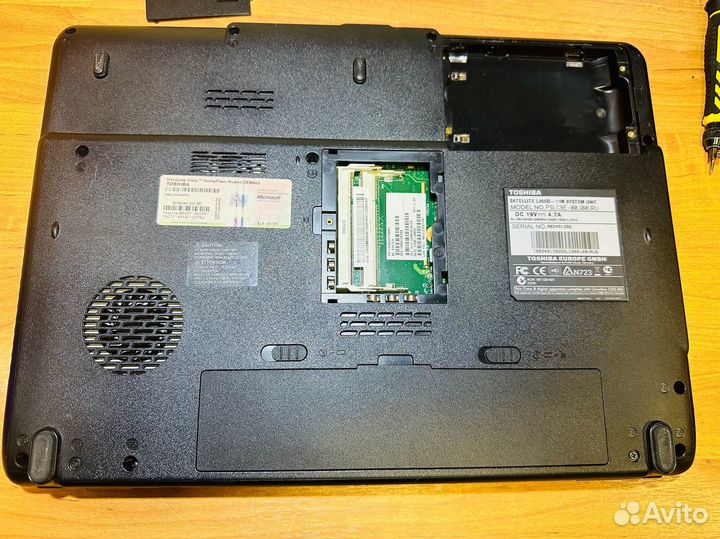 Арт.1197 Ноутбук Toshiba L300D-11m на запчасти