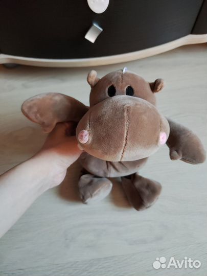 Игрушка бегемот