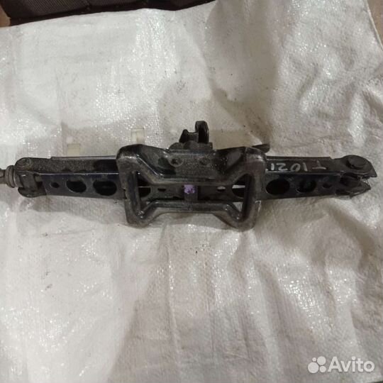 Домкрат Фольксваген Гольф 4