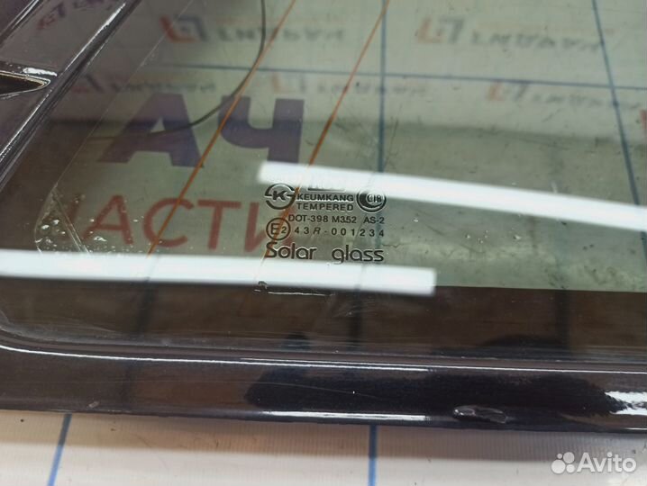 Стекло кузовное глухое правое Hyundai Santa Fe (SM