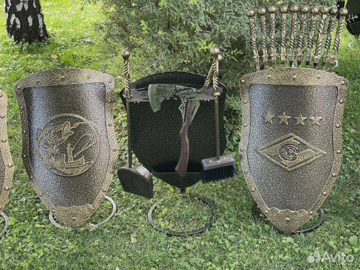 Щит и шампура