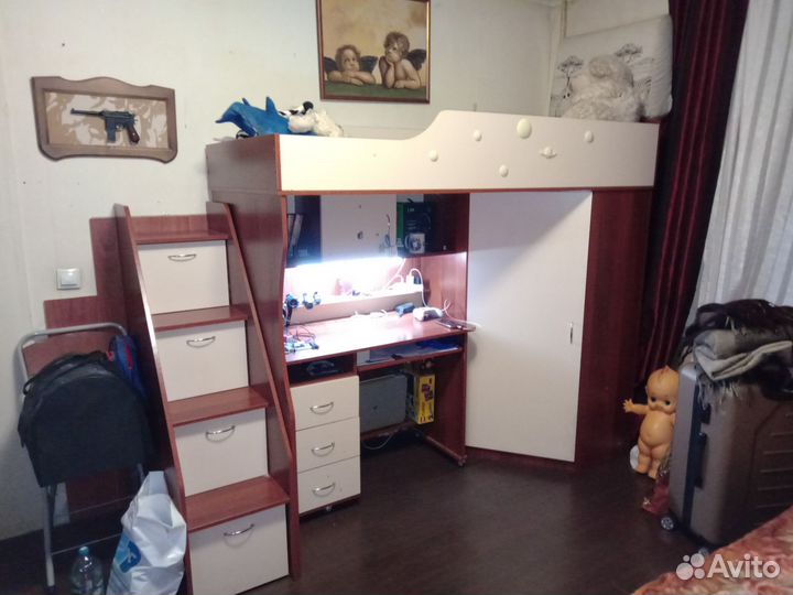 Кровать чердак со столом и шкафом бу