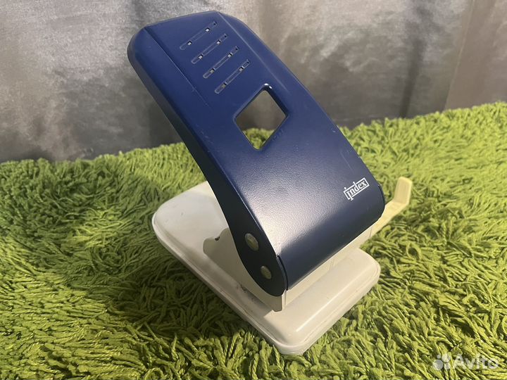 Дырокол большой офисный