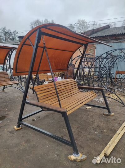 Качель уличная с навесом