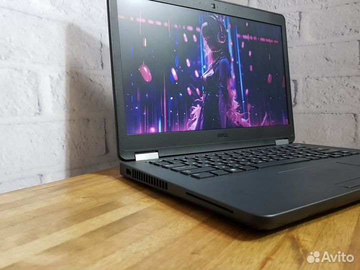 Ноутбук для многозадачных работ / Intel i7