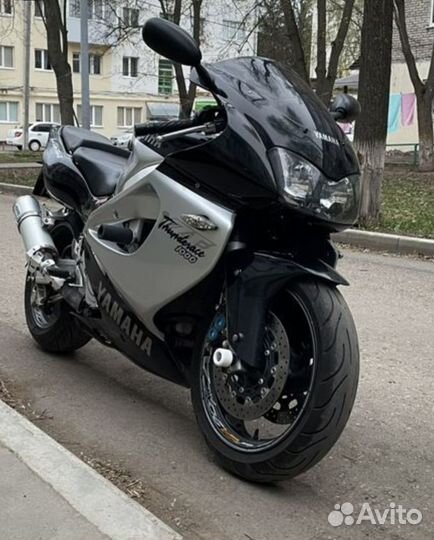 Yamaha yzf1000r Thunderace
