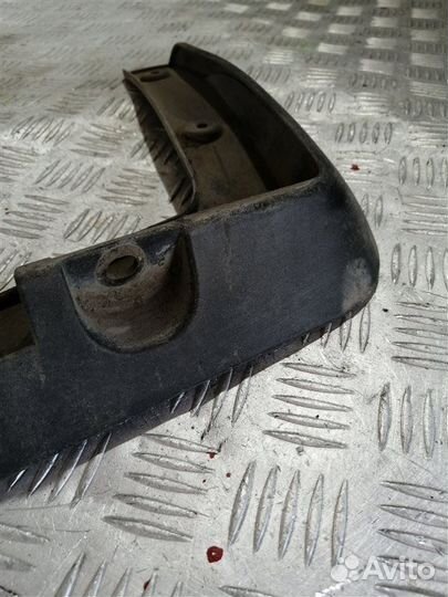 Брызговик передний правый Hyundai Santa Fe DM G4KE