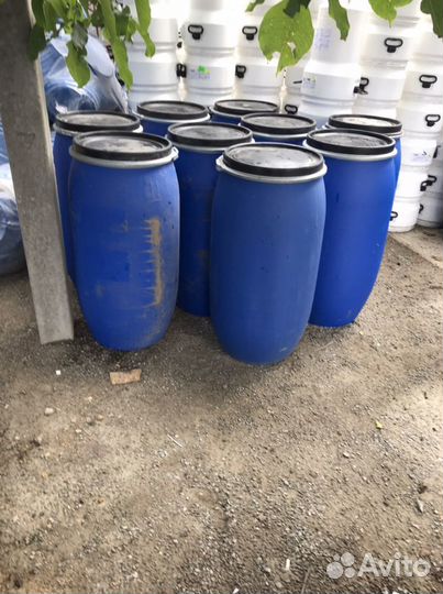 Бочка пластиковая 170л бу.Посуда под вино