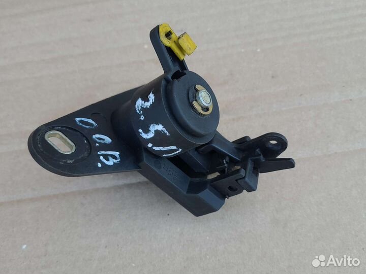 Кнопка открывания багажника Opel Omega B 1995-2004