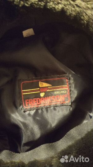 Кожаная коричневая шляпа с полями из мутона