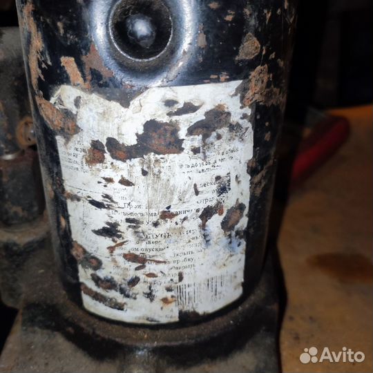 Домкрат гидравлический бу 12т