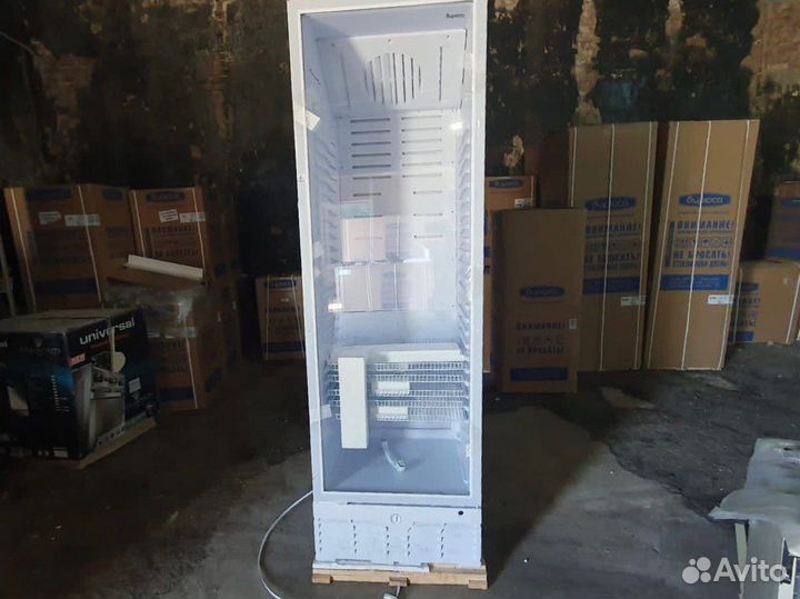 Холодильник витринный