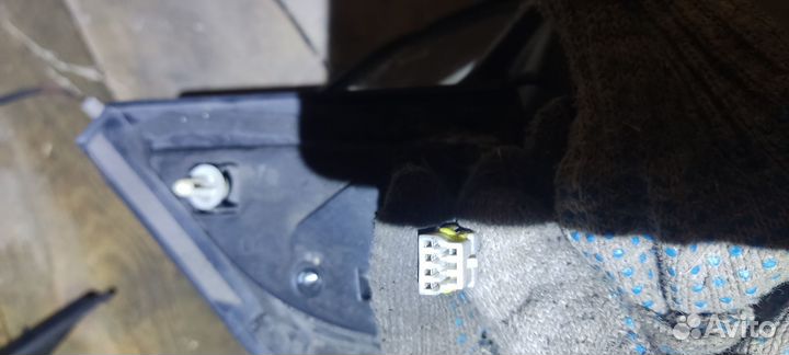 Зеркало правое Mitsubichi Space Wagon