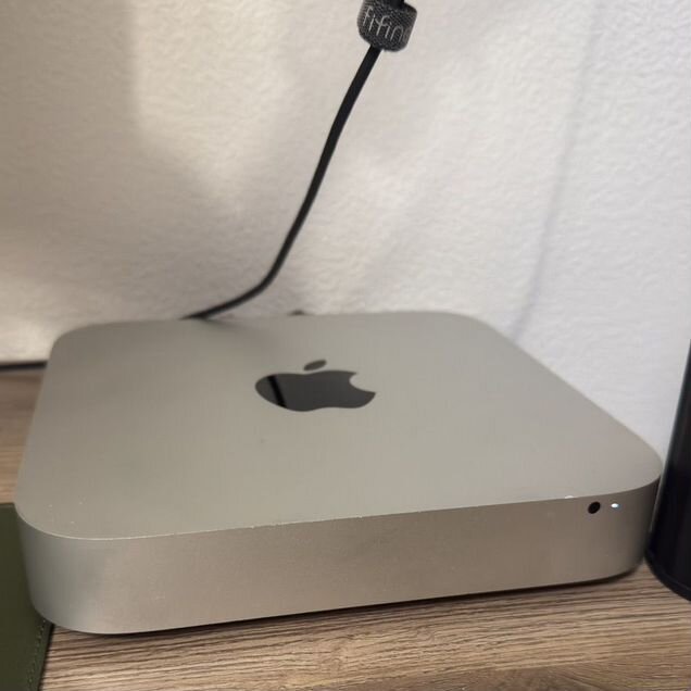 MacMini 2012 (Intel i7, 16 GB RAM, 256 SSD)