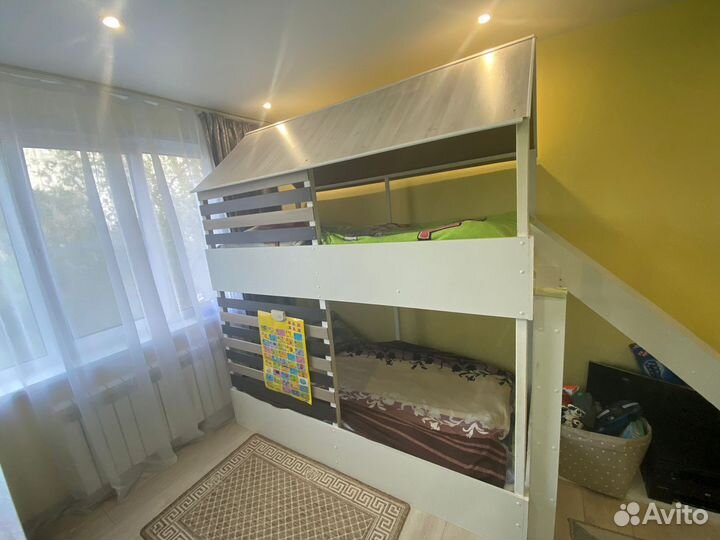 Двухъярусная кровать домик б/у