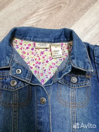 Куртка джинсовая на девочку 3-4 года