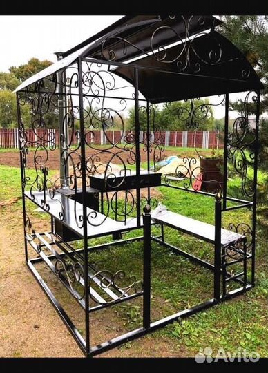 Мангал с крышей