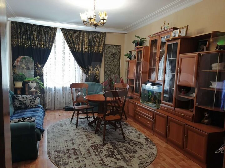 3-к. квартира, 87 м², 1/3 эт.