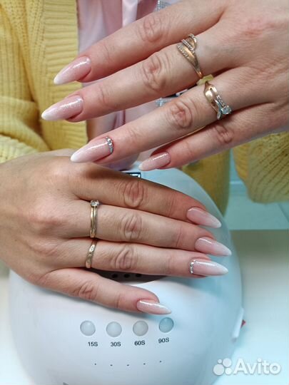 Маникюр, педикюр, наращивание ногтей