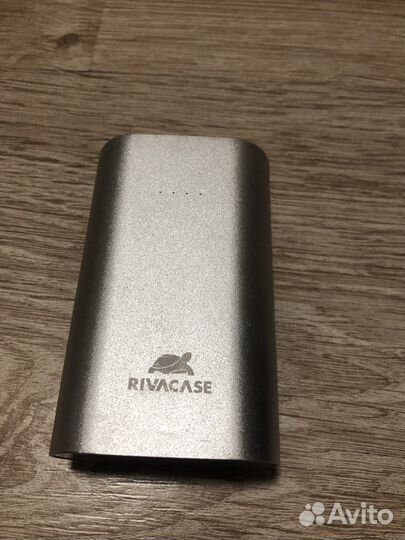 Power bank rivacase