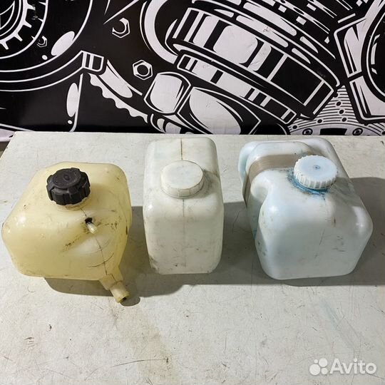 Бачки жидкости Chevrolet Niva