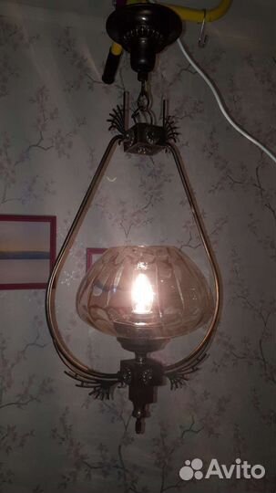 Люстра ссср, металл под бронзу, карамельное стекло