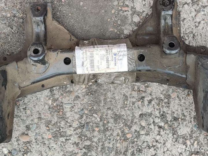 Балка поперечная Nissan Laurel/Skyline