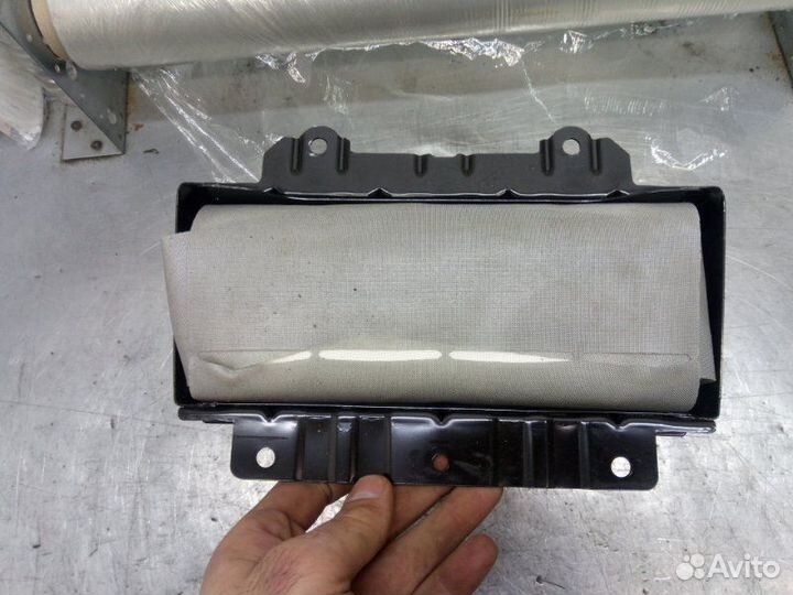 Подушка безопасности пассажира передняя правая