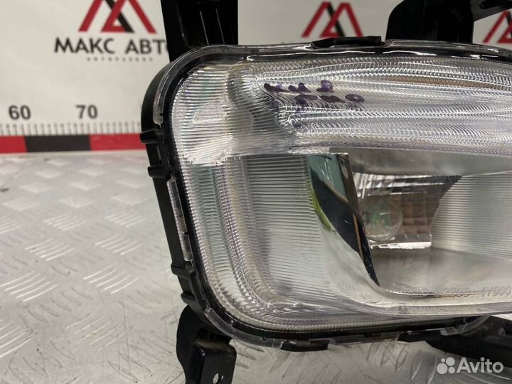 Б/У фара противотуманная передний правый Kia Rio 3