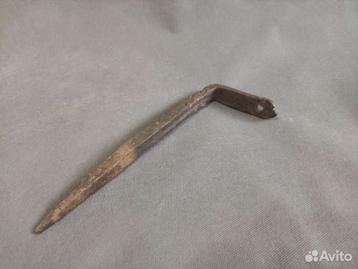 Костыль металлический кованый старинный