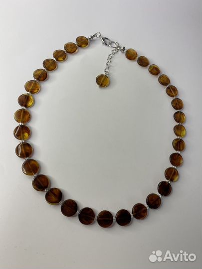 Коричневые плоские бусы пластик под янтарь 46 см