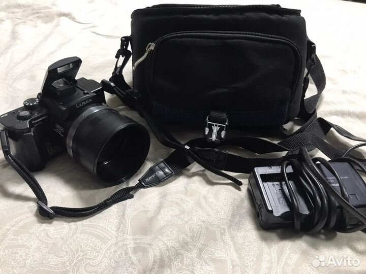 Зеркальный фотоаппарат Panasonic Lumix