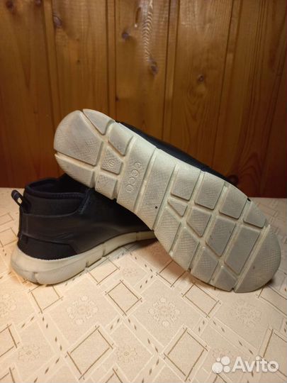 Кроссовки ecco раз 39