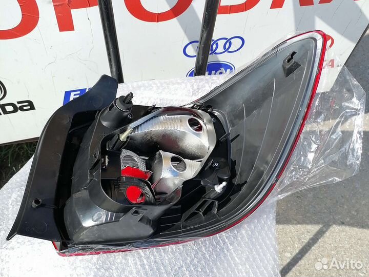 Фонарь левый задний в крыло Renault Logan 2