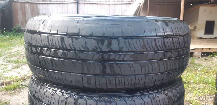 Kumho Road Venture APT KL51 235/65 R17