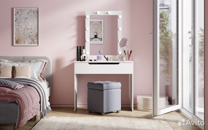 Туалетный столик 