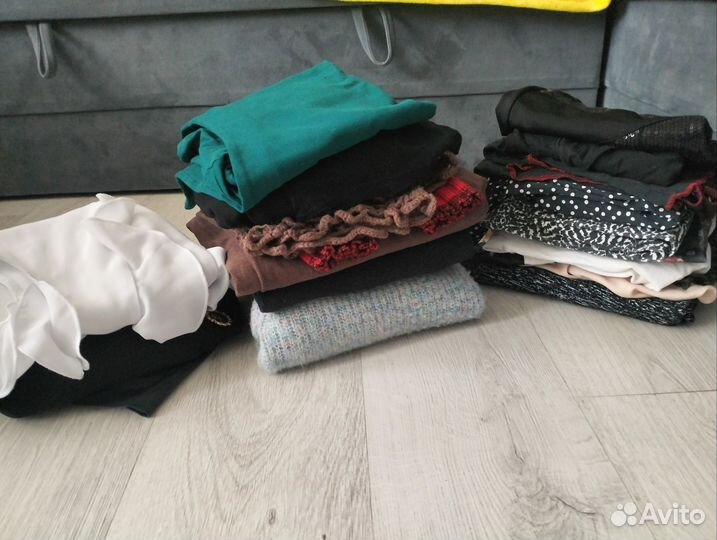 Большой пакет одежды для девушки