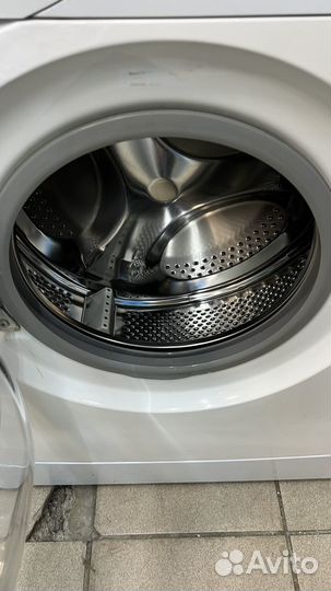 Стиральная машина Indesit 4кг с Гарантией