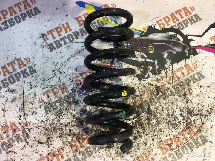 Мицубиси Паджеро Пружина передняя