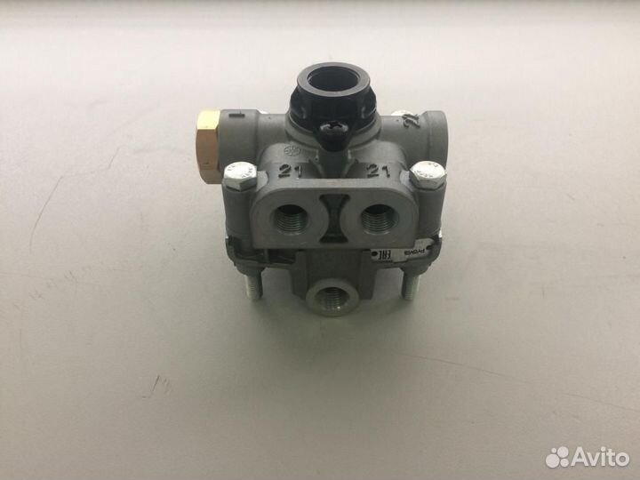 Ускорительный клапан для автомобилей Скания